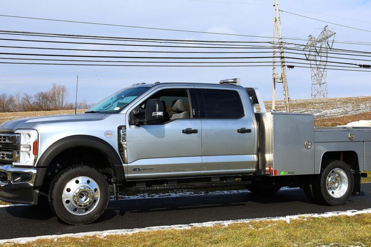 2025 Ford F450 with a Martin Gooseneck Service Body