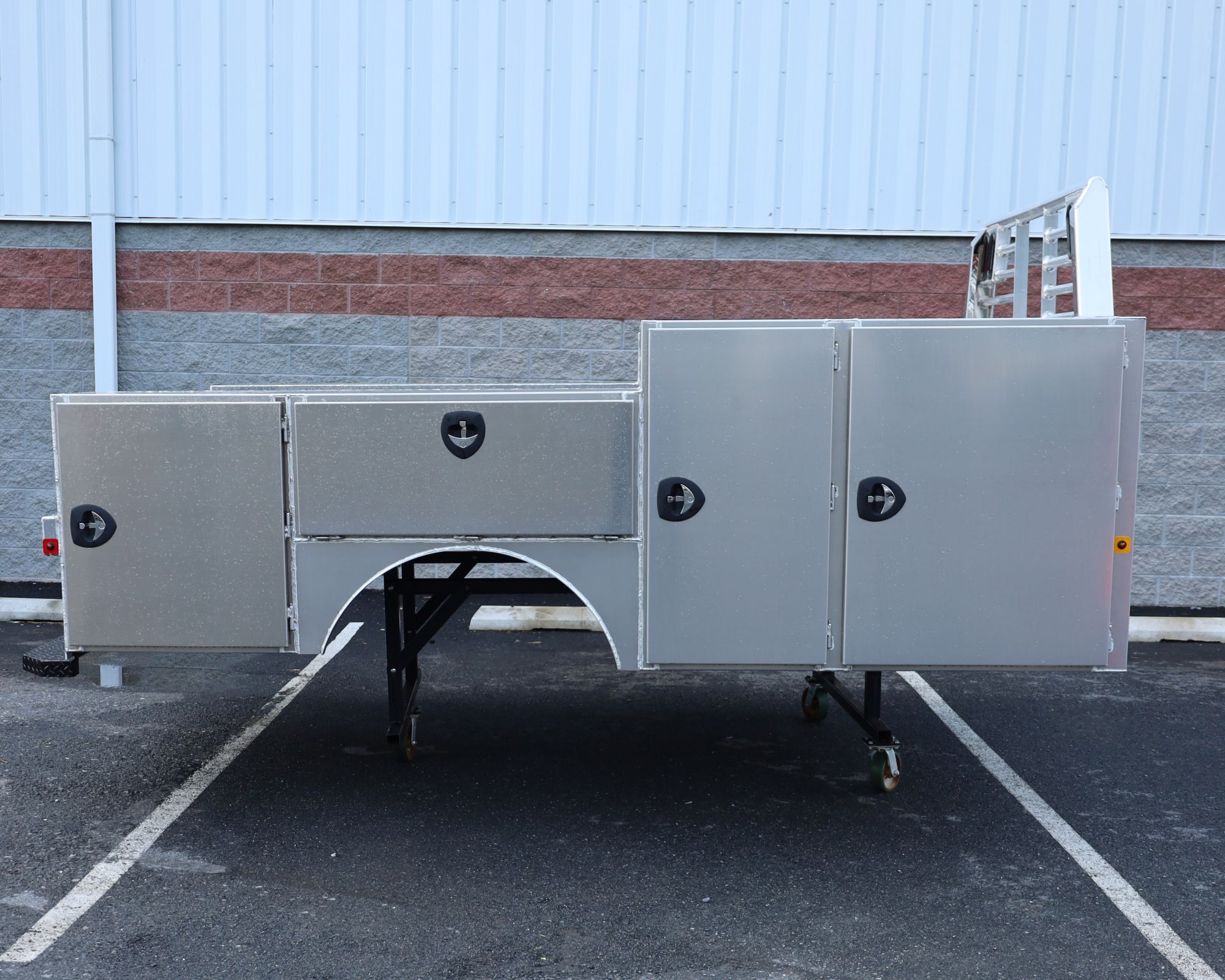 Zimmerman 94"x136" Advantage Service Body - fits DRW Cab & Chassis (84" CA) - Image 2