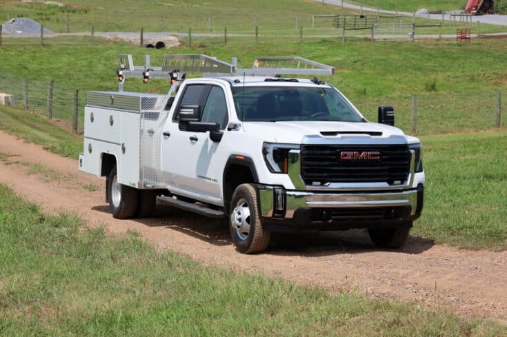 2025 Chevy 3500 with a Martin Standard Service Body