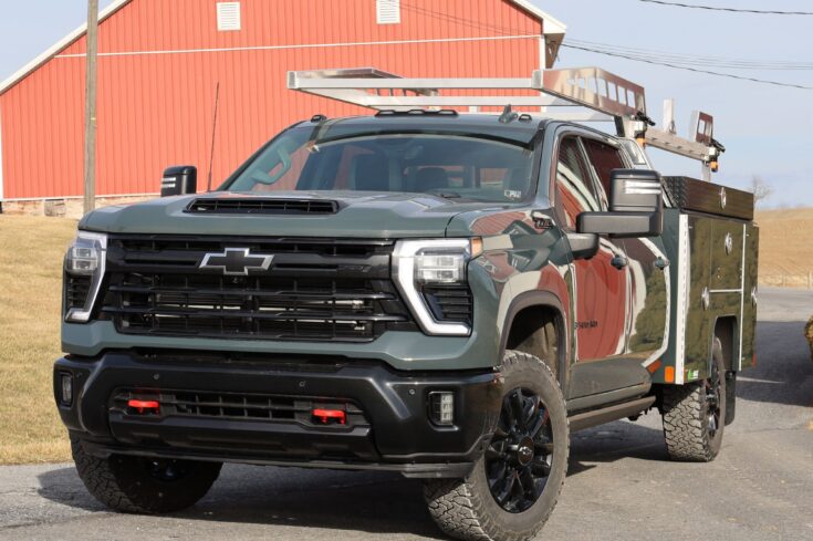 2025 Chevy 3500 with a Martin Standard Service Body