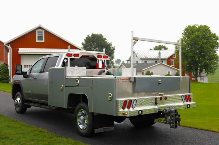 2025 GMC 3500 with a Martin Gooseneck Service Body