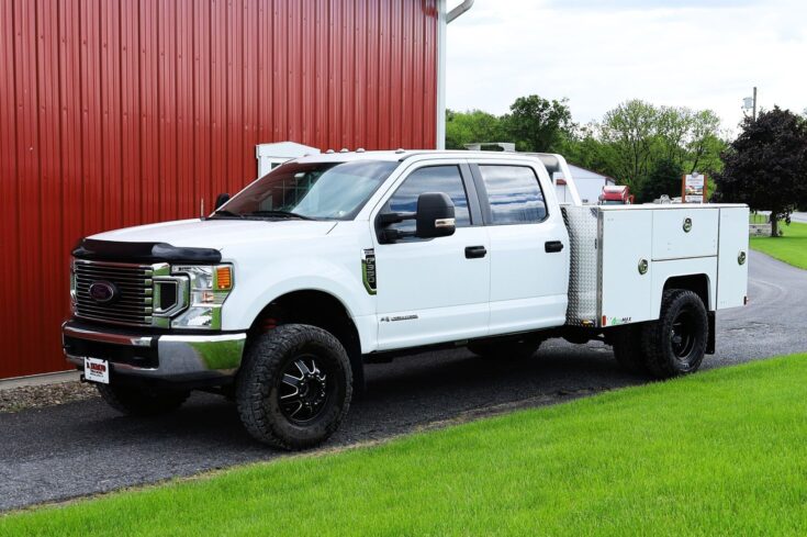2022 Ford F350 with a Martin Standard Service Body