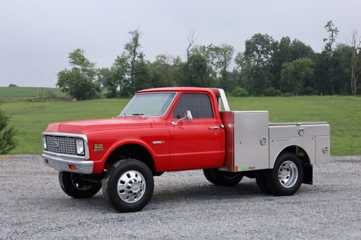 1972 Chevy B454 with a Martin Gooseneck Service Body