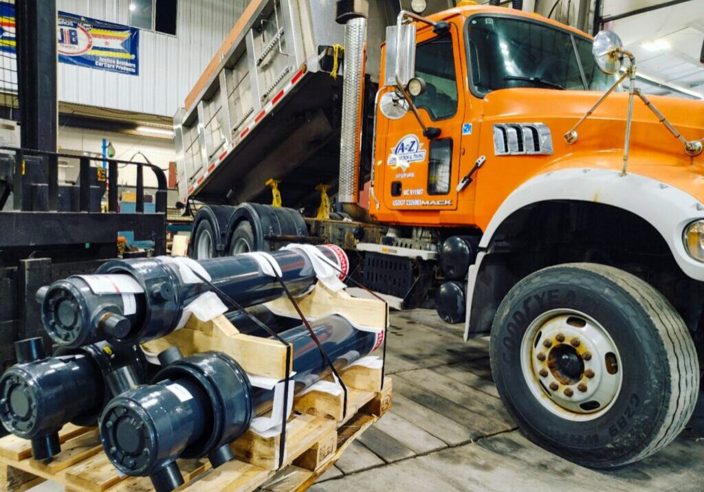 Dump Hoist Cylinder (3)